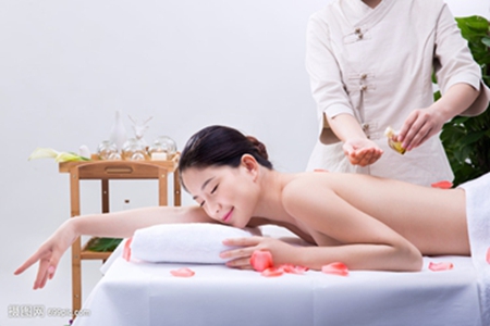 丰满大肥奶肥婆BBBwww,身材自信，网络红人传递正能量
